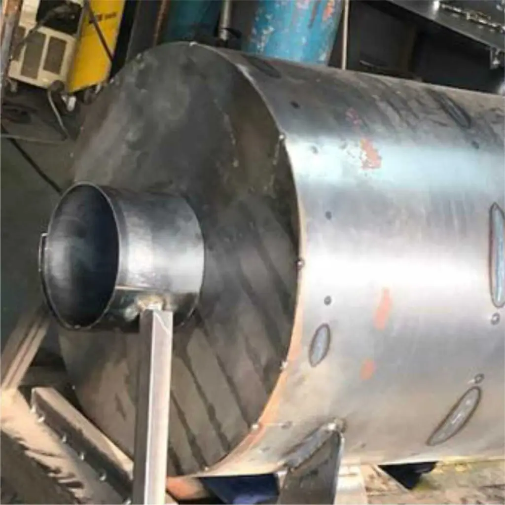 Round heavy-duty muffler body with inlet